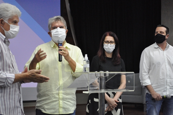 A ajuda foi anunciada pelo prefeito durante coletiva de imprensa (Foto: A Cidade)