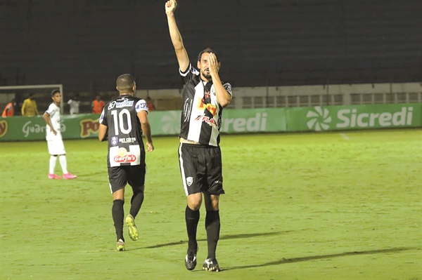 Centroavante marcou duas vezes pela Votuporanguense (Foto: Rafael Bento/CAV)