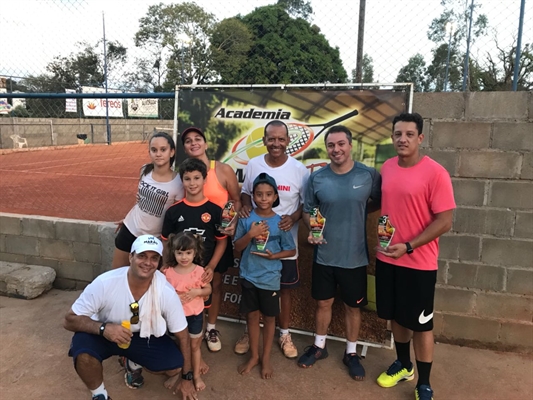 A equipe do Votuporanga Clube participou da 3ª Copa de Tênis da Academia Núcleo de São José do Rio Preto