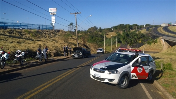Após fugir de Votuporanga a mais de 160km/h pela rodovia Euclides da Cunha, assaltante foi detido em cerco em Fernandópolis