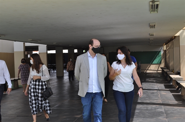 O secretário de Educação esteve ontem em Votuporanga para “aprender” com nossas escolas (Foto: A Cidade)