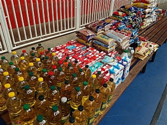 Podem ser doados roupas, agasalhos, cobertores, alimentos, sapatos, acessórios, entre outros utensílios domésticos em bom estado (Foto:Prefeitura de Votuporanga)