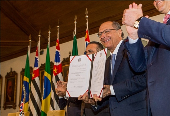 Alckmin sanciona lei que cria 140 vagas para municípios