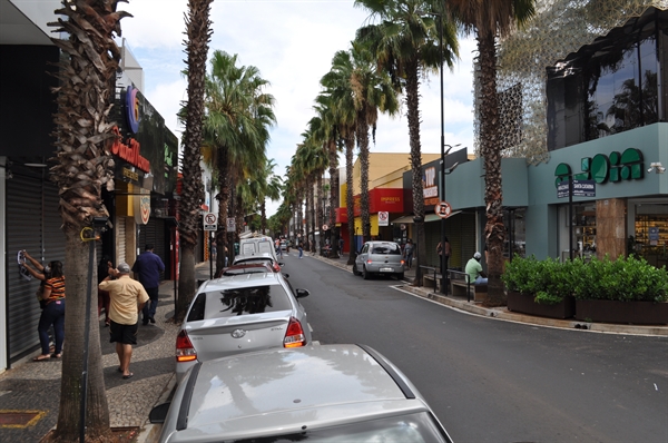 De acordo com a Prefeitura, o que vale é o decreto estadual, que proíbe o take away em todo o Estado (Foto: A Cidade)