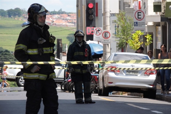 Ação dos bombeiros fechou principais ruas do centro de Votuporanga por cerca de quatro horas