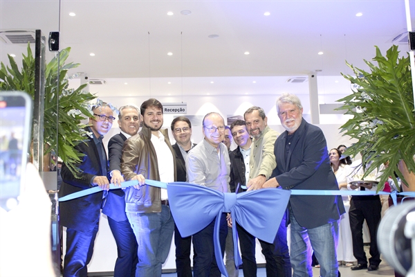 Muito concorrida a inauguração da concessionária Hyundai Golden Motors em Votuporanga. O grupo empresarial é atuante no estado do Mato Grosso e está expandindo em São Paulo, com agências em Araçatuba e Prudente. (Foto: Divulgação)