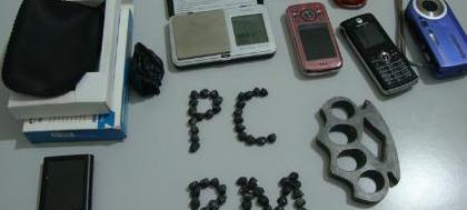 PM prende casal com 62 invólucros de crack