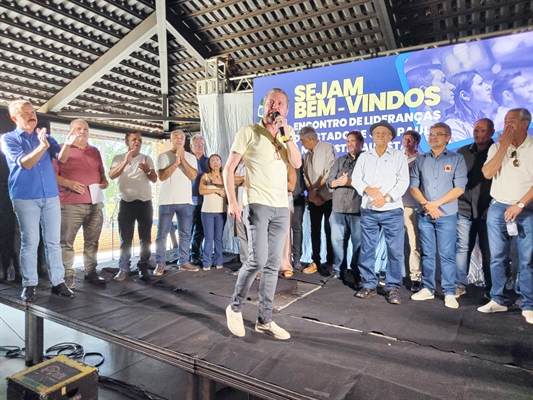 O encontro político organizado por Fausto Pinato reuniu um grande público neste final de semana em Fernandópolis (Foto:Região Noroeste) 