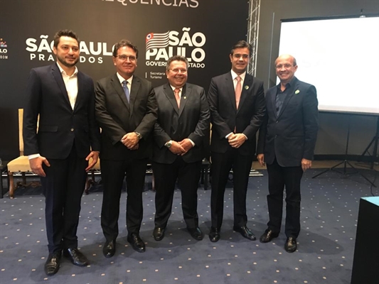 Prefeito participa de evento no Palácio e anuncia voos comerciais para o segundo semestre (Foto: Prefeitura de Votuporanga)