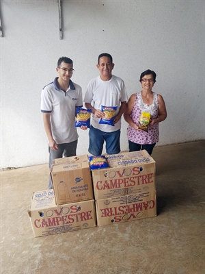 Mensalmente, ela e seu esposo Antônio Rubens Ribeiro visitam a Santa Casa de Votuporanga para uma missão especial: entregar mantimentos (Foto:Santa Casa de Votuporanga)