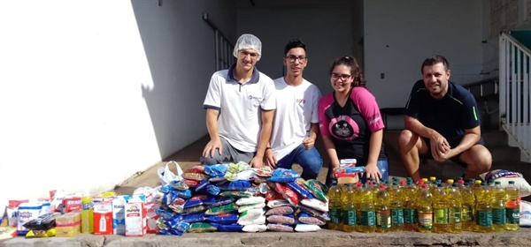 Foram 138 quilos de alimentos, que serão utilizados pelo Serviço de Nutrição e Dietética do Hospital (Foto: Santa Casa de Votuporanga)