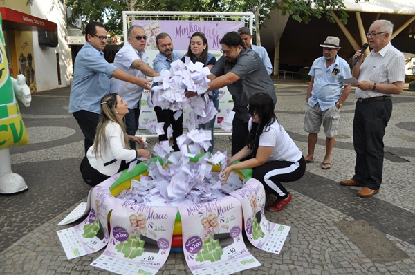 Todos os prêmios da campanha do dia Dia Das Mães da ACV foram para consumidores da cidade  (Foto: Érika Chausson/A Cidade)