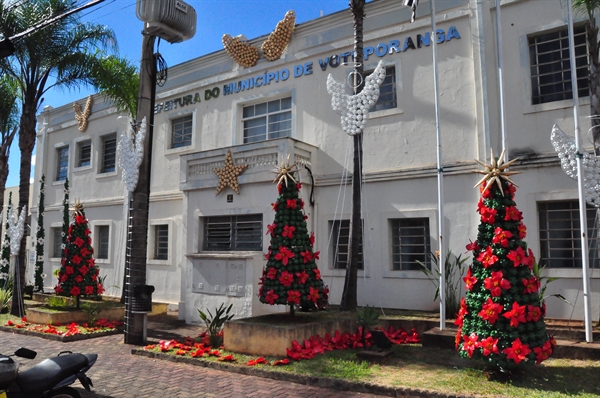 A apresentação da decoração natalina do “Natal Espetacular”, instalado junto à fachada do Paço Municipal, será nesta quarta-feira, a partir das 19h30 (Foto: Divulgação/Prefeitura de Votuporanga)