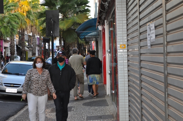 Previsão é que a temperatura volte a subir nesta semana e que chova no sábado (29) e na próxima terça-feira (1º), em Votuporanga (Foto: A Cidade)