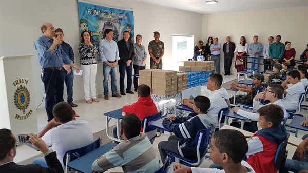 Na manhã de ontem, foi realizada a aula inaugural da nova turma do projeto Soldado Mirim (Foto: Divulgação/Prefeitura de Votuporanga) 