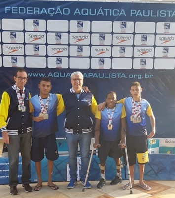 Equipe do Centro de Formação participou do Campeonato Paulista de Paranatação (Foto: Centro de Formação)