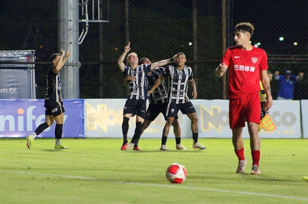Jogadores do CAV comemoram o gol da vitória (Rafa Bento/CAV)