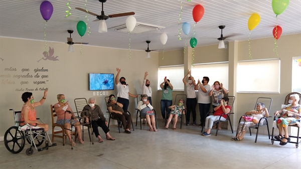 Depois de muitas rifas, ações solidárias, bazares e a colaboração da comunidade, as 'vovós' agora possuem uma nova casa (Foto: Divulgação)