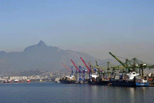 Produtos são exportados, em sua maioria, por navios (Foto: Arquivo/Tânia Rêgo/Agência Brasil)