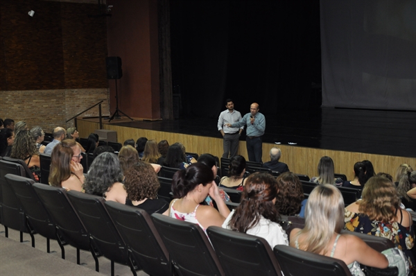O Prefeito João Dado abriu oficialmente o encontro organizado pelo ADE (Foto: Divulgação/Prefeitura)