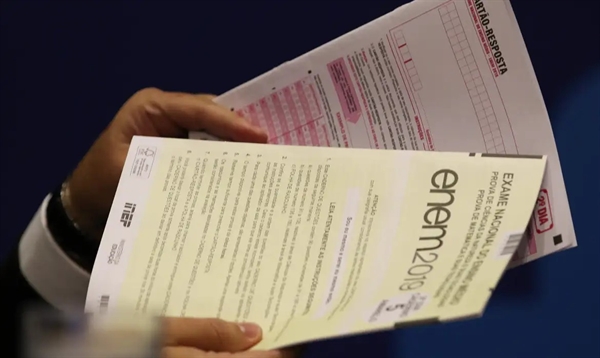 A atividade é voltada para estudantes da cidade e região que já estejam inscritos para a prova (Foto: Fábio Rodrigues-Pozzebom/Agência Brasil)