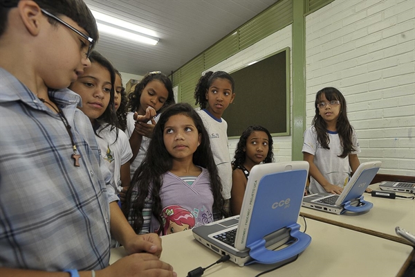 Apenas 6% das escolas em 2018 tiveram acesso a tablets (Foto:Arquivo/Marcello Casal Jr/Agência Brasil)