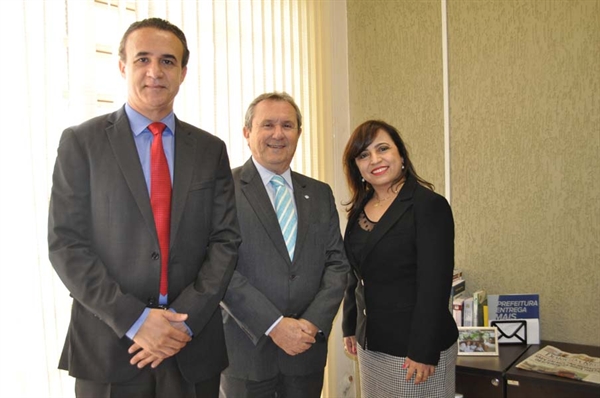 Desembargador Zanella com os juízes José Antônio Oliveira e Sandra Maria Zirondi
