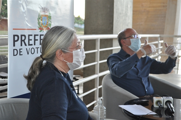 O anúncio foi feito pelo prefeito João Dado após reunião com outros prefeitos (Foto: A Cidade)