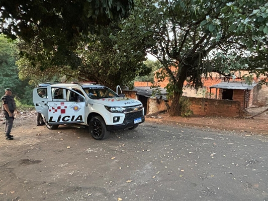 A prisão ocorreu na zona Norte de Votuporanga; com o acusado, os policiais encontraram diversas porções de crack (Foto: Divulgação)
