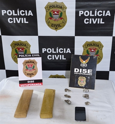 Maconha apreendida pela Dise estava escondida em guarda-roupa na casa do suspeito na cidade de Neves Paulista (Foto: Divulgação)