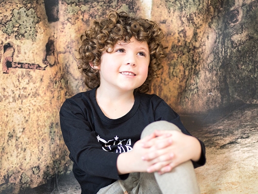 Gabriel Miller, de apenas 7 anos, que interpreta o  personagem Emílio na novela  “Carinha de Anjo” do SBT (Foto: Divulgação)