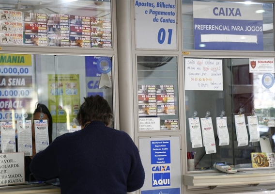  Pagamento da conta de luz está suspenso nas casas lotéricas. (Foto: Aniele Nascimento/Gazeta do Povo/ Arquivo)