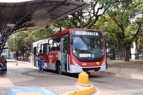 Transporte vai ser oferecido de segunda a sexta-feira e aos fins de semana durante o período experimental (Foto: Prefeitura de Votuporanga)