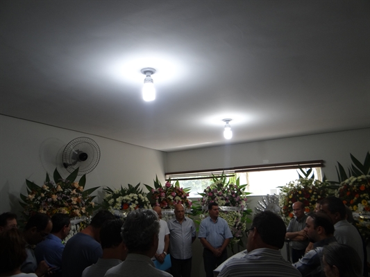 Ontem, prefeito e vereadores participaram de uma sessão fúnebre no Velório Municipal (Foto: Daniel Castro/A Cidade)