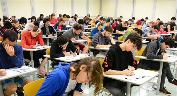 A prova consiste em uma redação, sendo que o desempenho nesta tarefa pode ser revertido em descontos que chegam a 50% (Foto: Reprodução) 