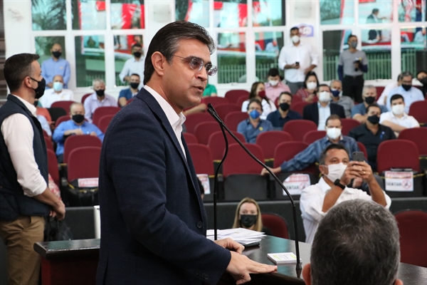 Em audiência pública, realizada na Câmara Municipal, comitiva liderada pelo vice-governador Rodrigo Garcia (PSDB) apresentou a AU da Região dos Grandes Lagos (Foto: Prefeitura de Votuporanga)