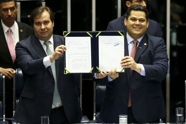 Deputados e senadores promulgam a Reforma da Previdência (Marcelo Camargo/Agência Brasil) 