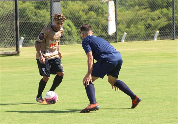 CAV e o sub-23 do Bragantino fizeram um jogo-treino na tarde de ontem na Arena Plínio Marin (Foto: Rafael Nascimento/CAV)