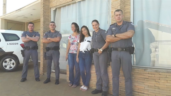 Adolescente esfaqueada em Paulo de Faria recebeu visita de policiais após escrever carta de agradecimento — Foto: Arquivo Pessoal