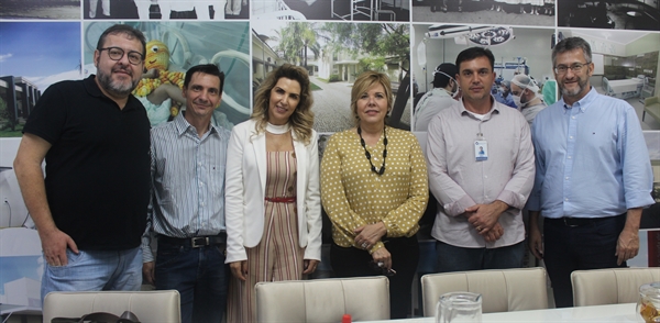 Eles percorreram o Hospital, especialmente o setor de imagem e diagnóstico