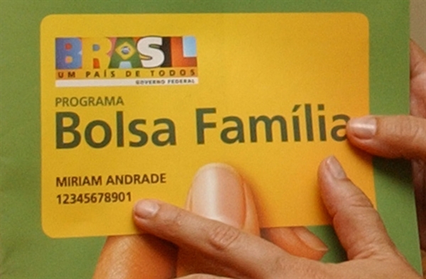 Caixa começa a pagar nesta terça-feira o décimo terceiro do Bolsa Família (Arquivo/Agência Brasil)