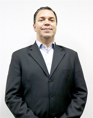 O empresário Valmir Dornelas já tem embalado o seu melhor presente para o aniversário de Votuporanga: a abertura oficial do Ibis Hotel. (Foto: Unifev)