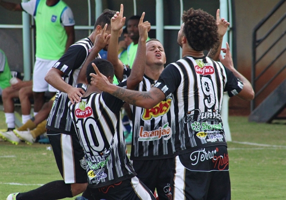 A partida da tarde de hoje é decisiva para as duas equipes na segunda fase da Copa Paulista (Foto: Rafael Nascimento/CAV)