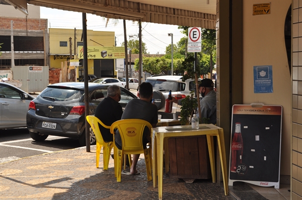 : Aos poucos os clientes estão voltando a consumir nos estabelecimentos da cidade, o que tem animado os comerciantes (A Cidade)