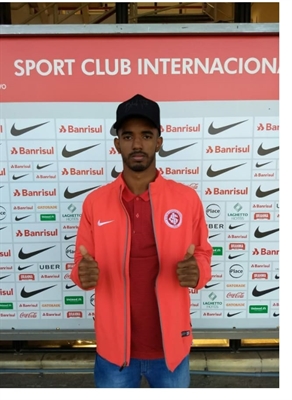 Revelação: o jogador Giovani Rodrigues, que joga como volante, já se apresentou ao Internacional de Porto Alegre (Foto: Arquivo Pessoal)