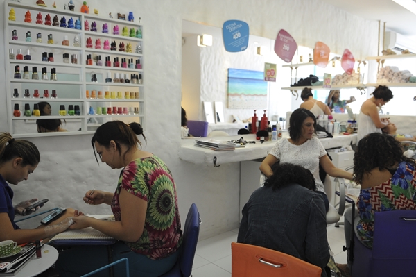 O setor de serviços registrou saldo positivo na geração de empregos de acordo com o Caged (Foto: Agência Brasil)