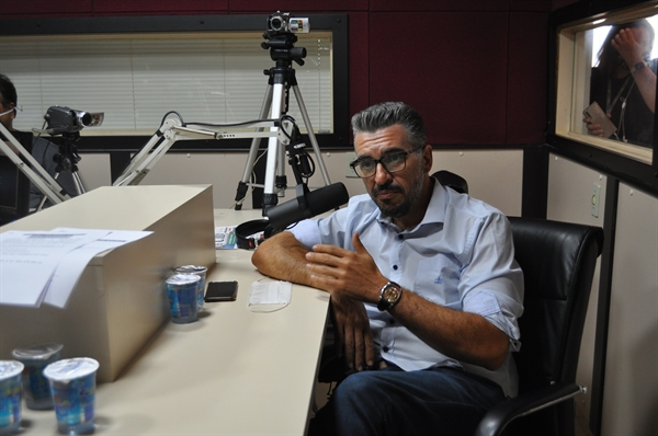  João Garcia fez questão de frisar que não é apoiado pelo prefeito João Dado durante a entrevista  (Foto: A Cidade)
