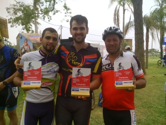 Ciclistas do município conquistam medalhas de ouro