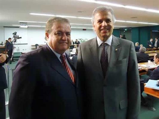 Presidente da AMOP, Liberato Caldeira, e Edinho Araújo