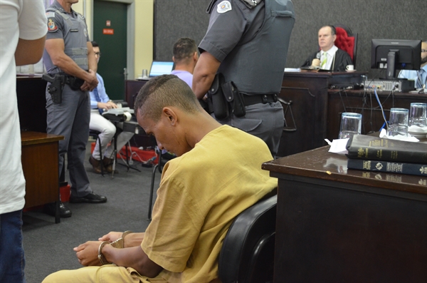 Fernando foi ouvido ontem durante o Tribunal do Júri; Evandro foi condenado a 12 anos de prisão  (Foto: Aline Ruiz/A Cidade)